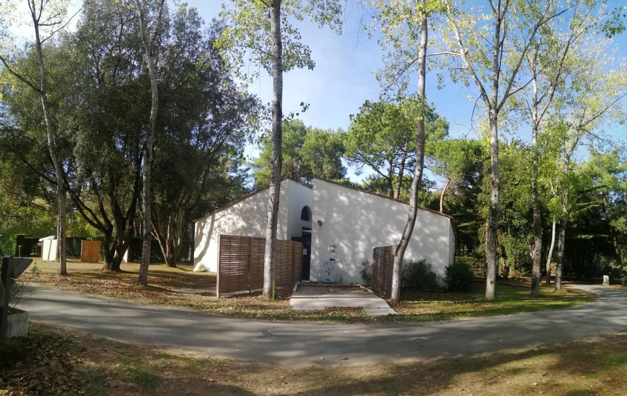 Camping Les Maraises Saint-Martin-de-Ré Exterior foto