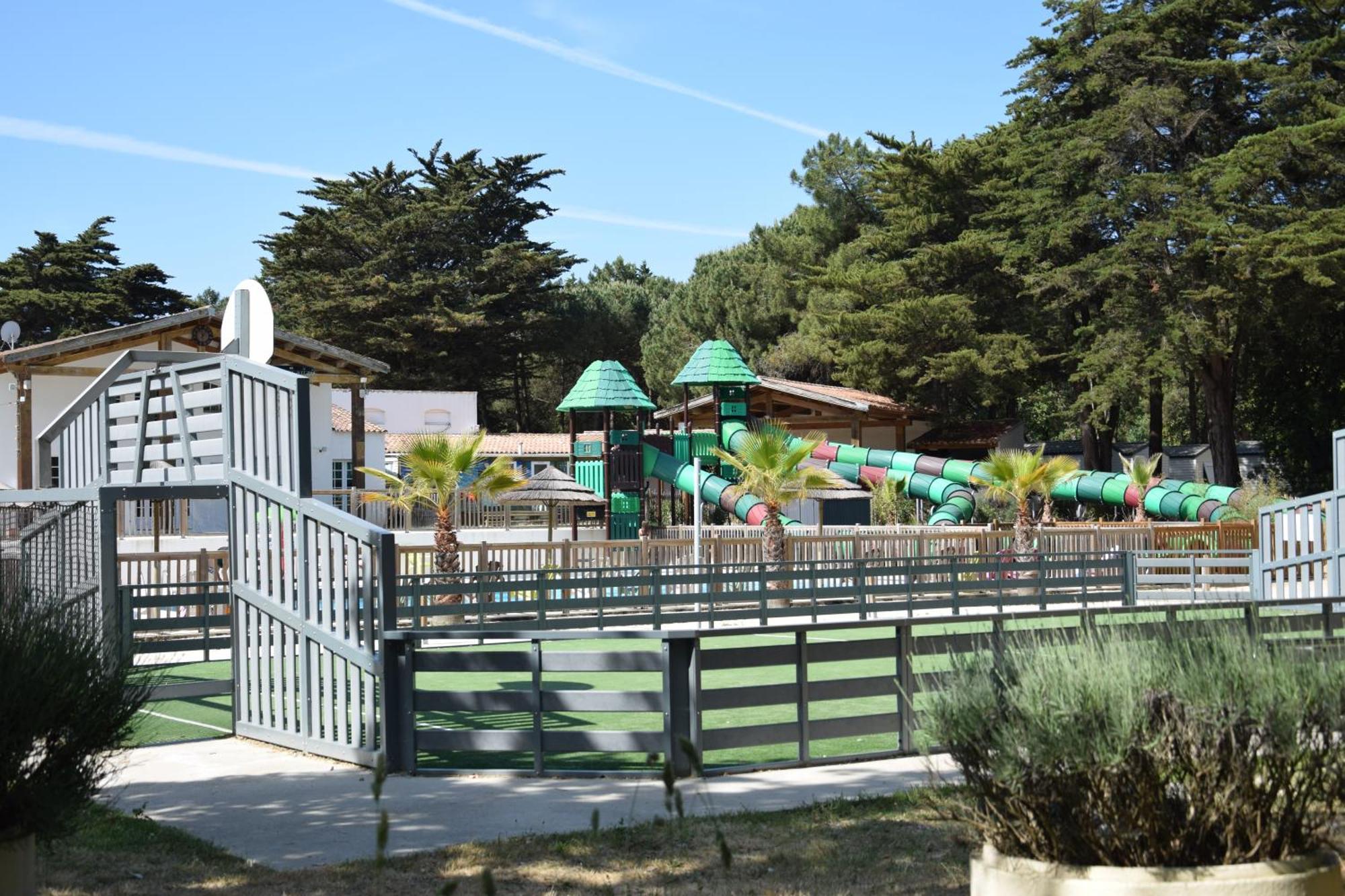 Camping Les Maraises Saint-Martin-de-Ré Exterior foto