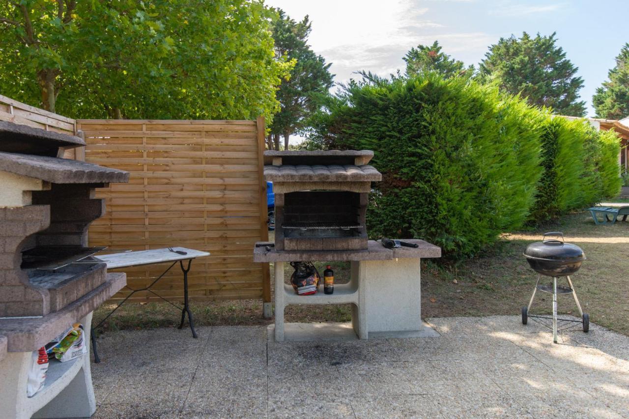 Camping Les Maraises Saint-Martin-de-Ré Exterior foto